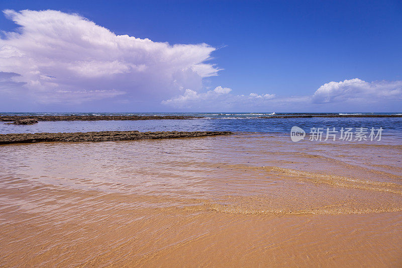 塞古罗港，Arraial d'ajuda-巴西东北部巴伊亚的热带半透明海滩